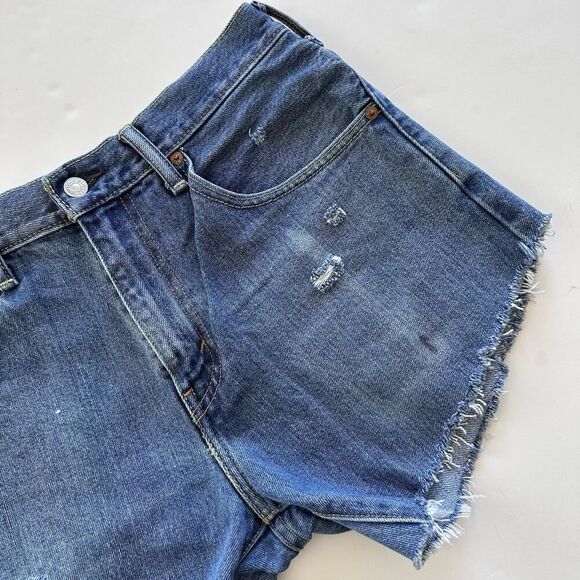 Levi’s 517 Cut Off Shorts Denim Jean Frayed Distressed Medium Wash Size 32 - Picture 1 of 8